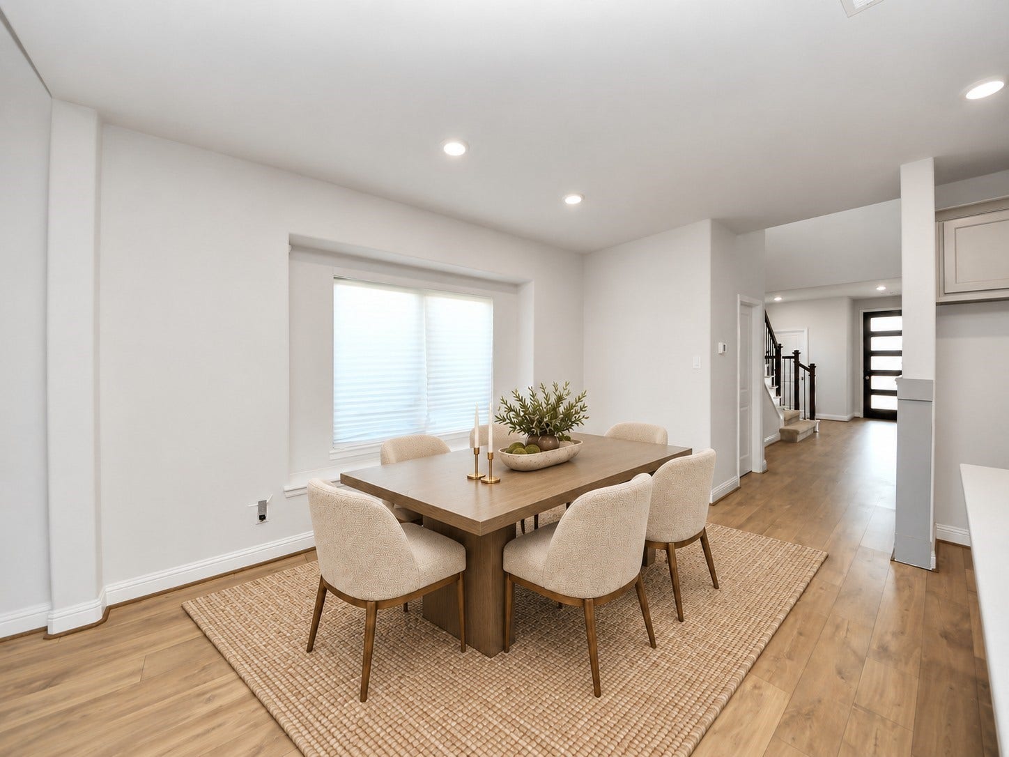 4251 Colony Lane, Missouri City, TX 77459 Virtually staged dining area