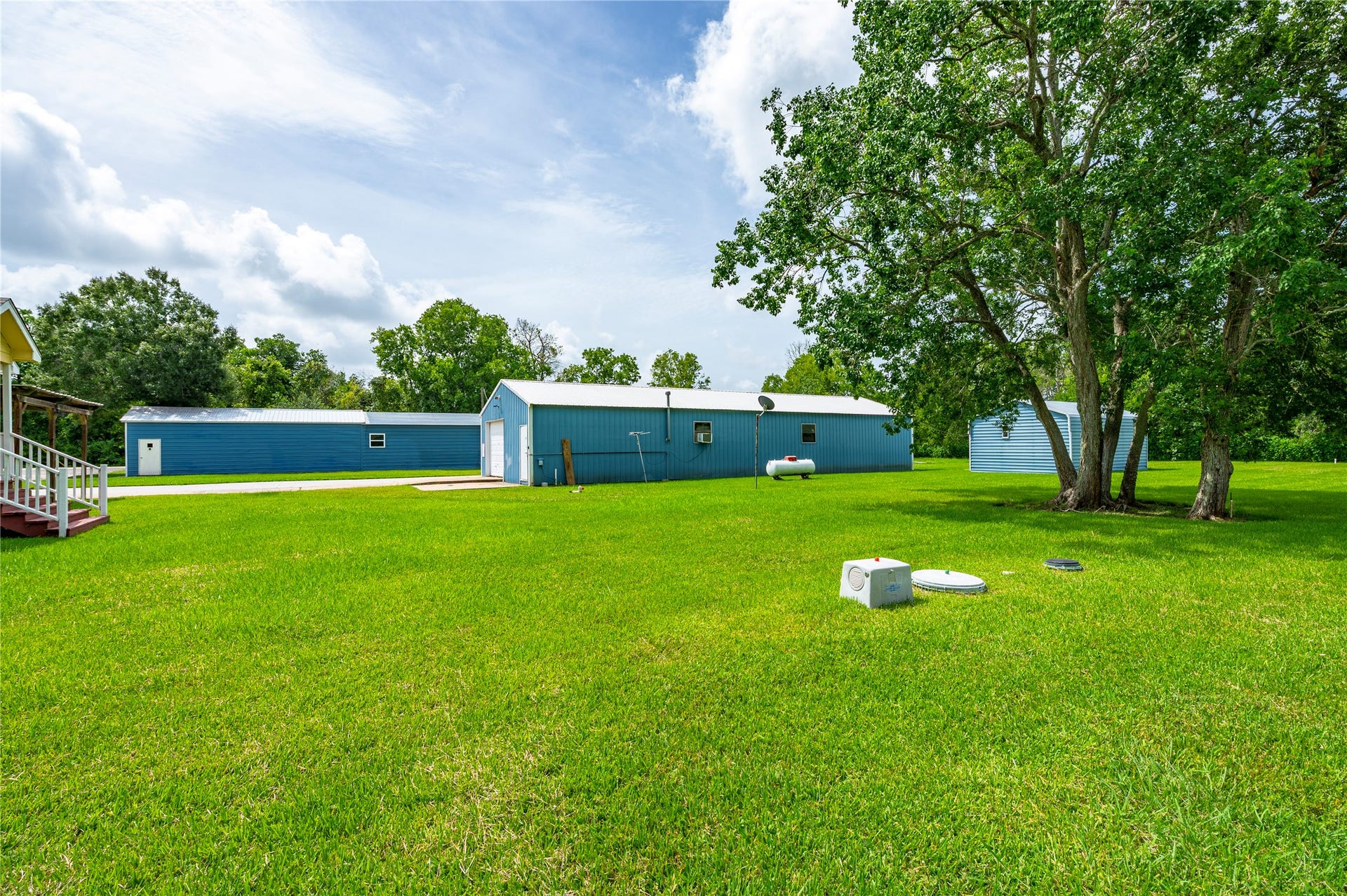 5710 County Road 166, Alvin, TX 77511 5710 County Road 166, Alvin, TX 77511