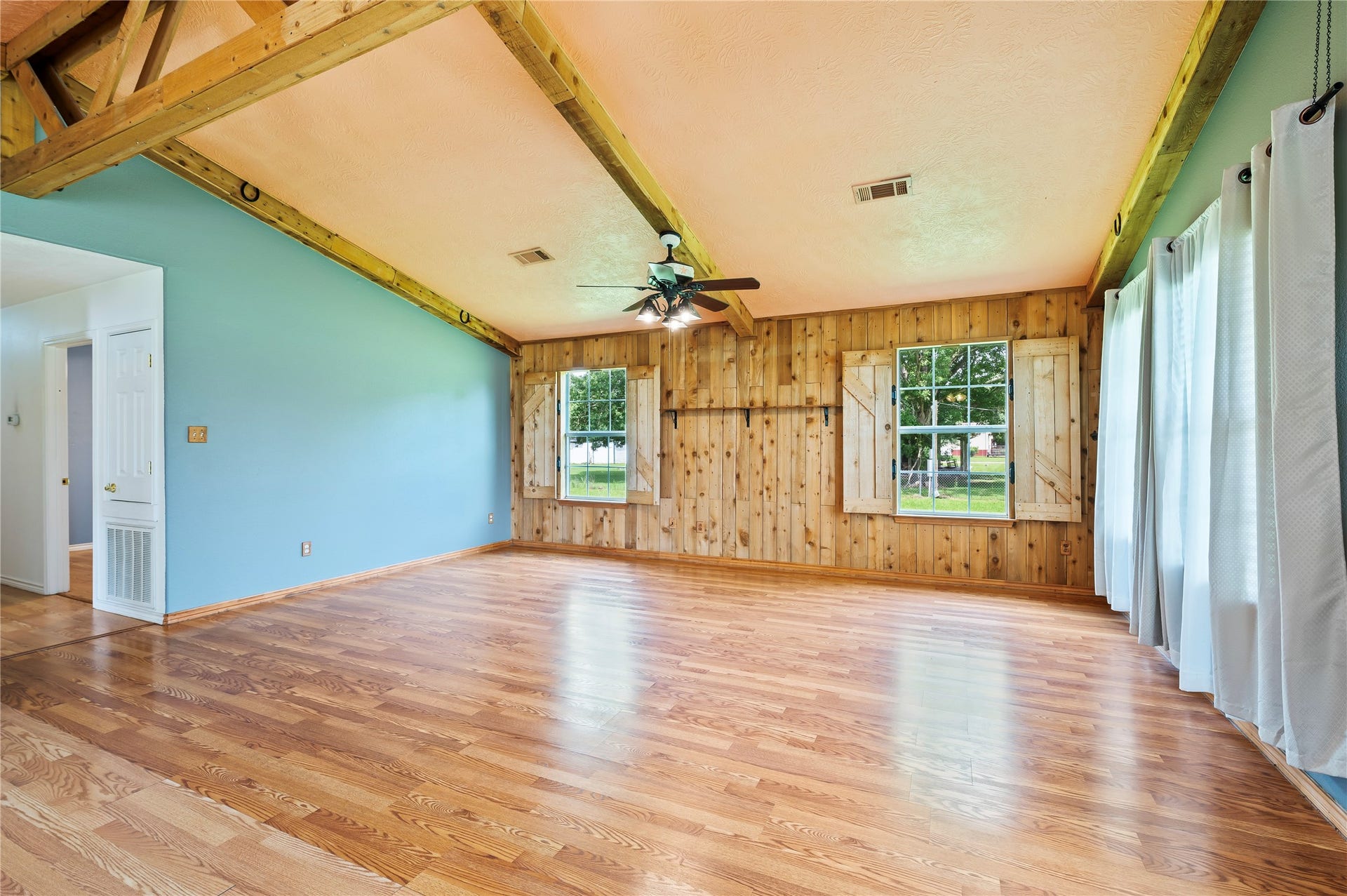 5710 County Road 166, Alvin, TX 77511 5710 County Road 166, Alvin, TX 77511
