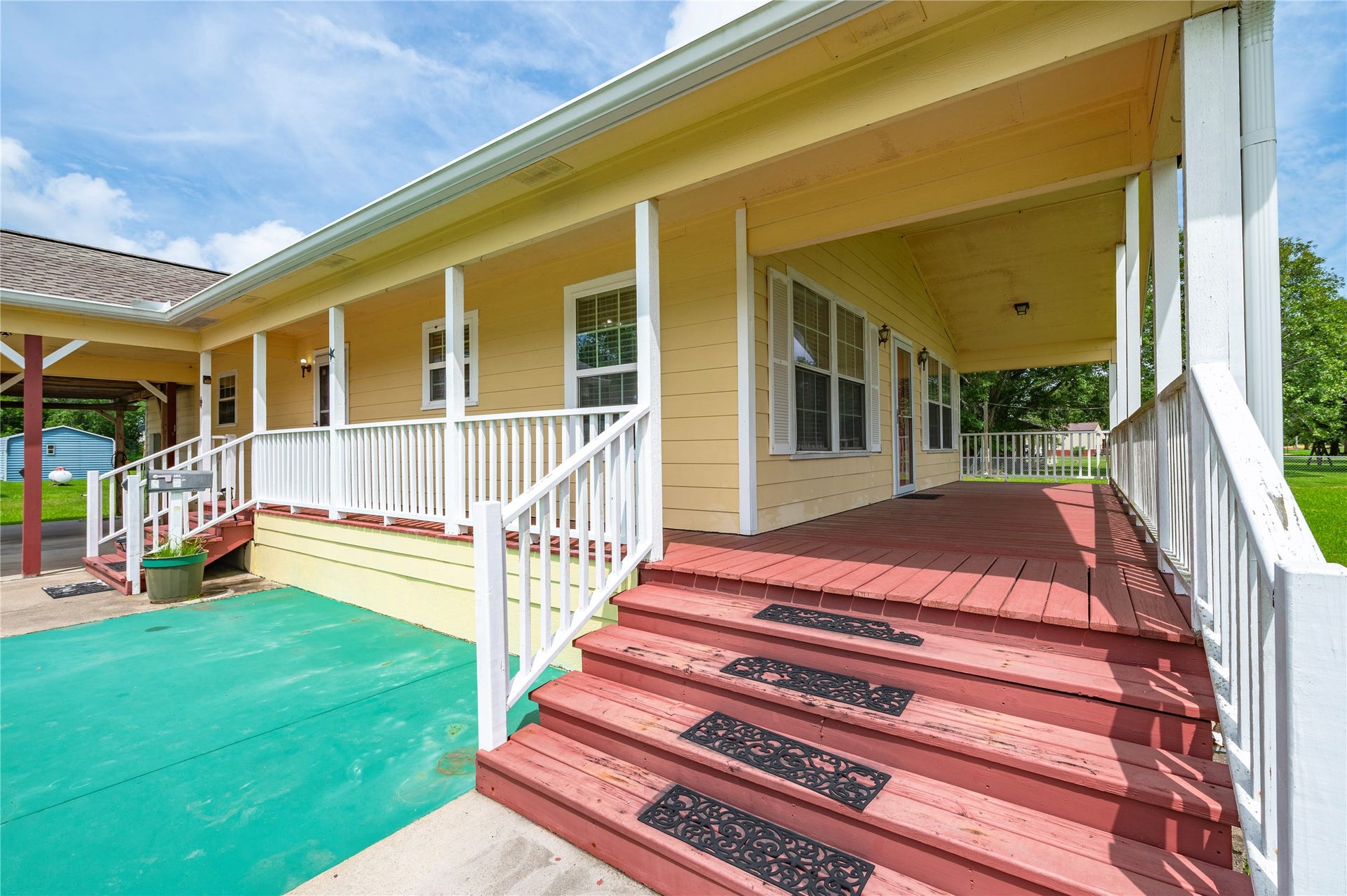 5710 County Road 166, Alvin, TX 77511 5710 County Road 166, Alvin, TX 77511