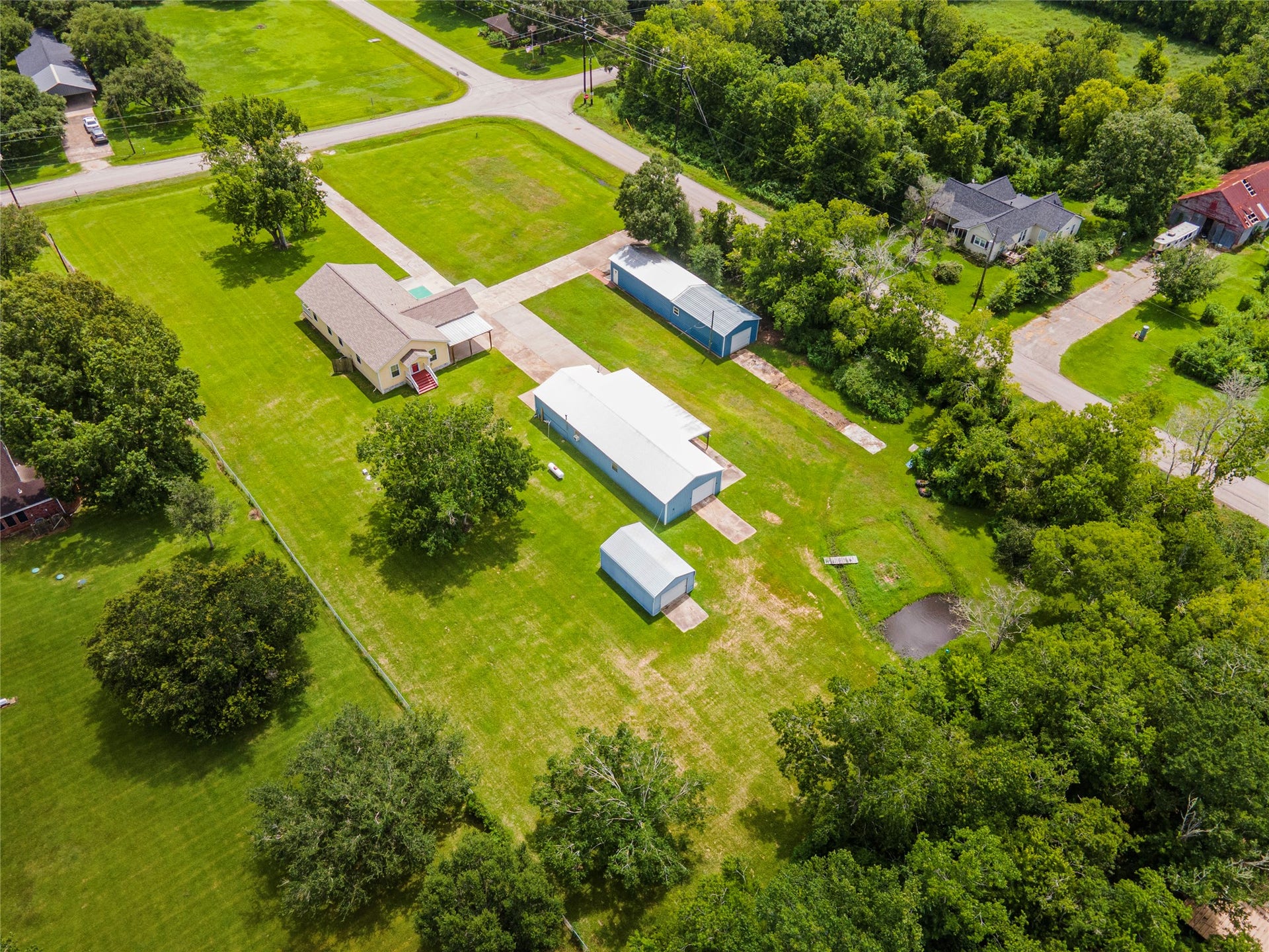 5710 County Road 166, Alvin, TX 77511 5710 County Road 166, Alvin, TX 77511