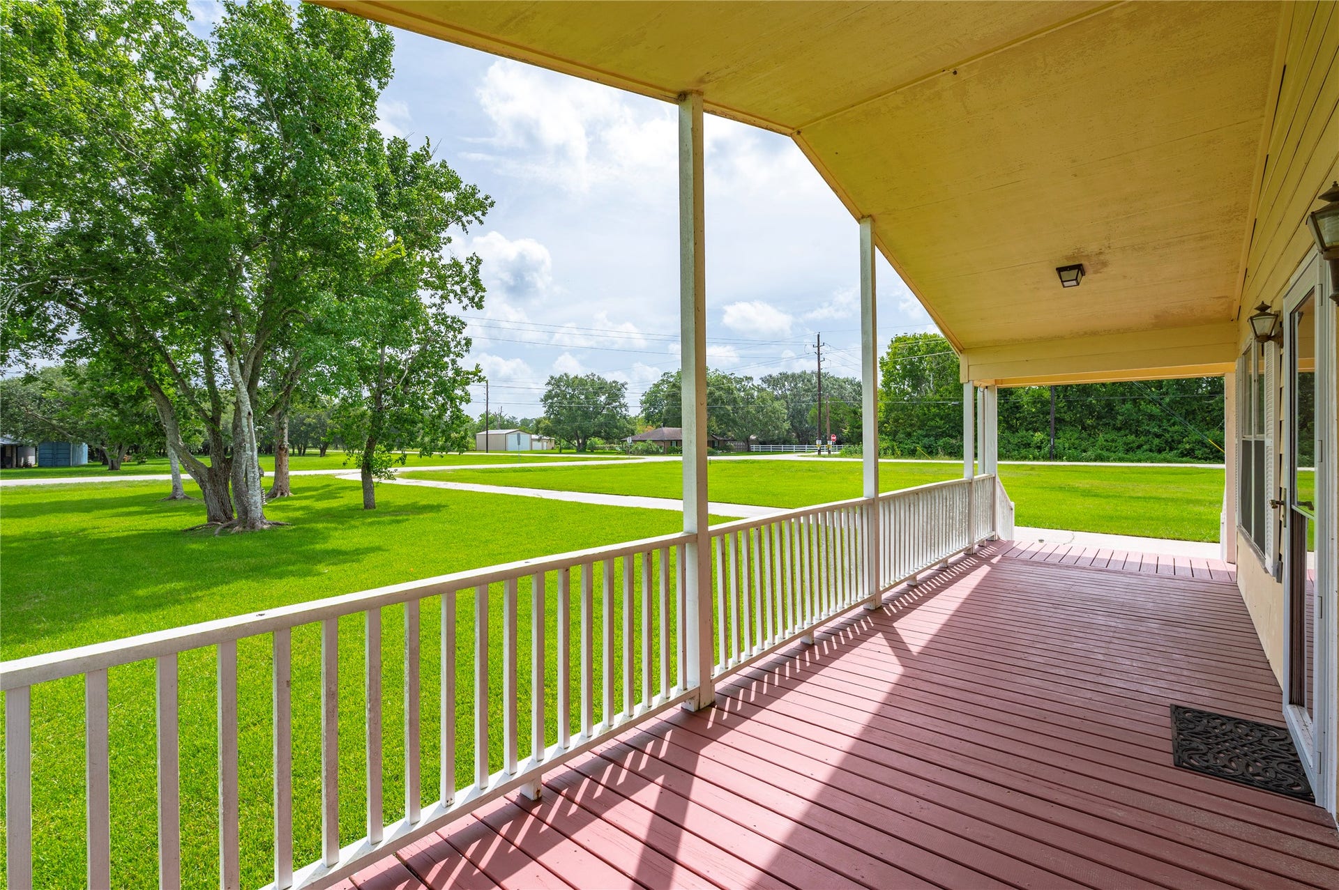 5710 County Road 166, Alvin, TX 77511 5710 County Road 166, Alvin, TX 77511