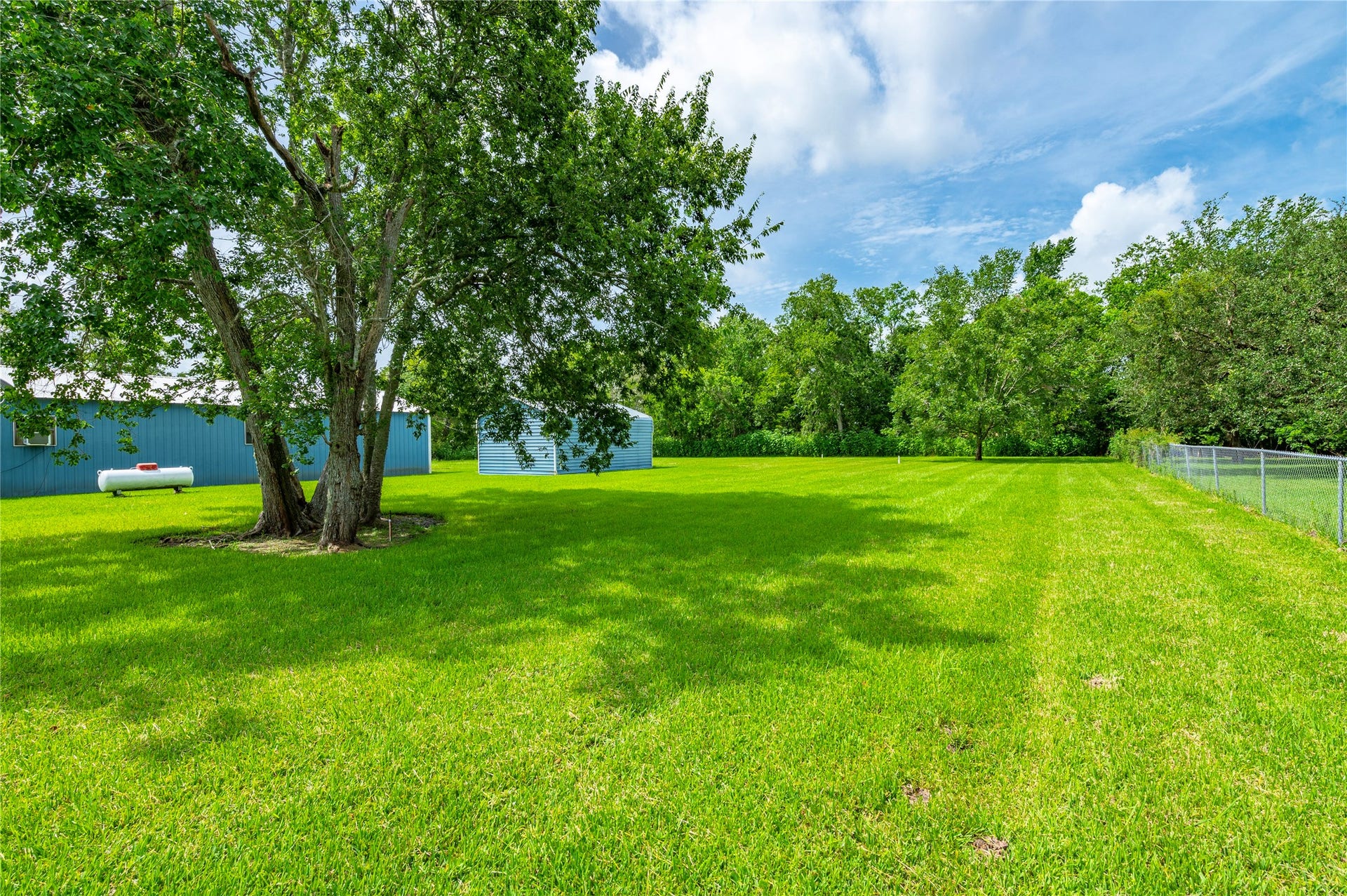 5710 County Road 166, Alvin, TX 77511 5710 County Road 166, Alvin, TX 77511