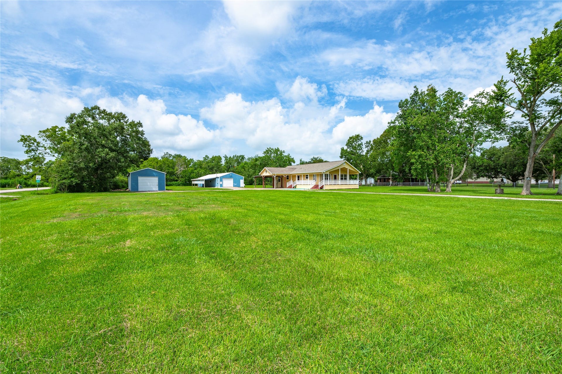 5710 County Road 166, Alvin, TX 77511 5710 County Road 166, Alvin, TX 77511