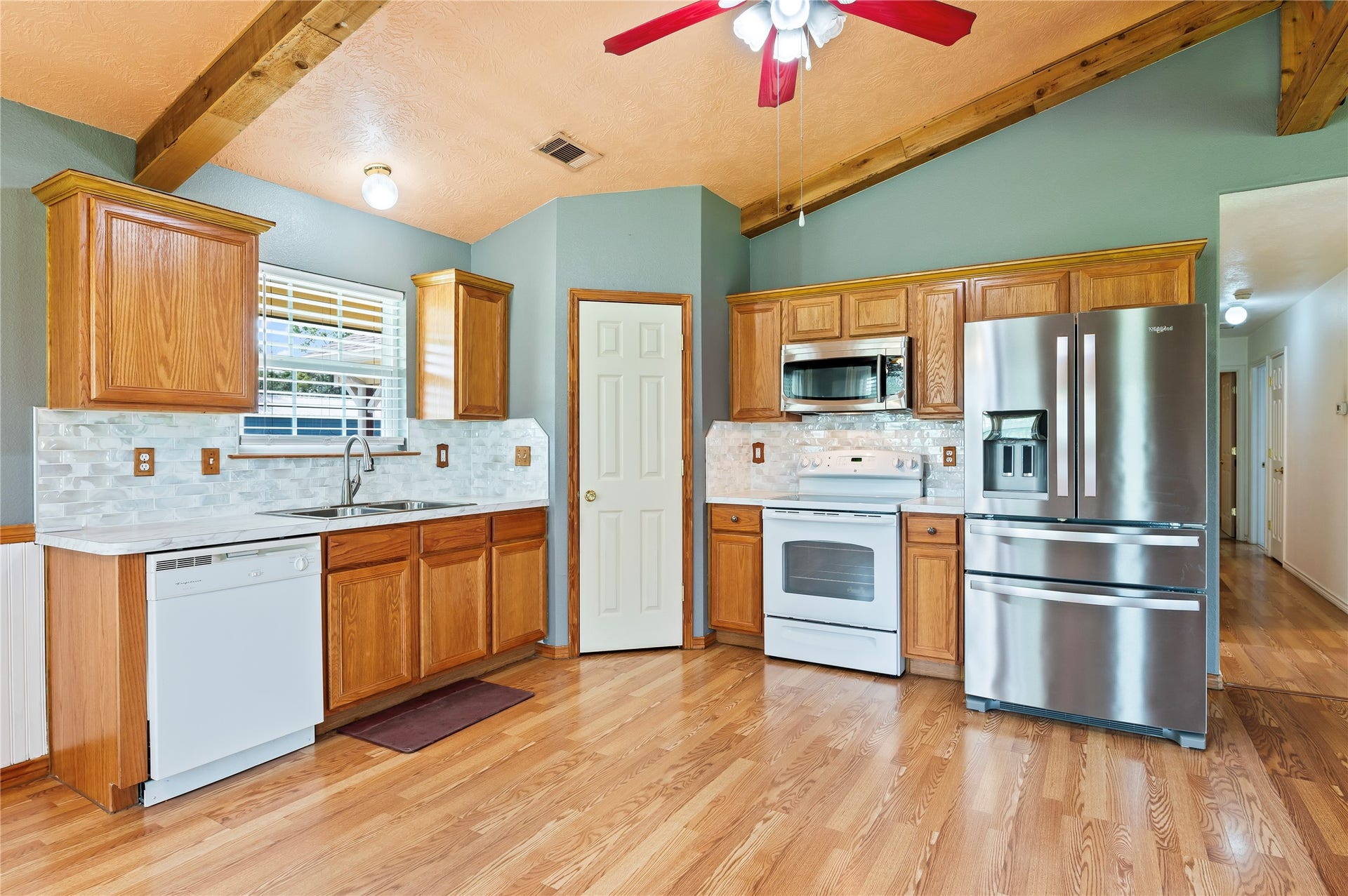 5710 County Road 166, Alvin, TX 77511 5710 County Road 166, Alvin, TX 77511
