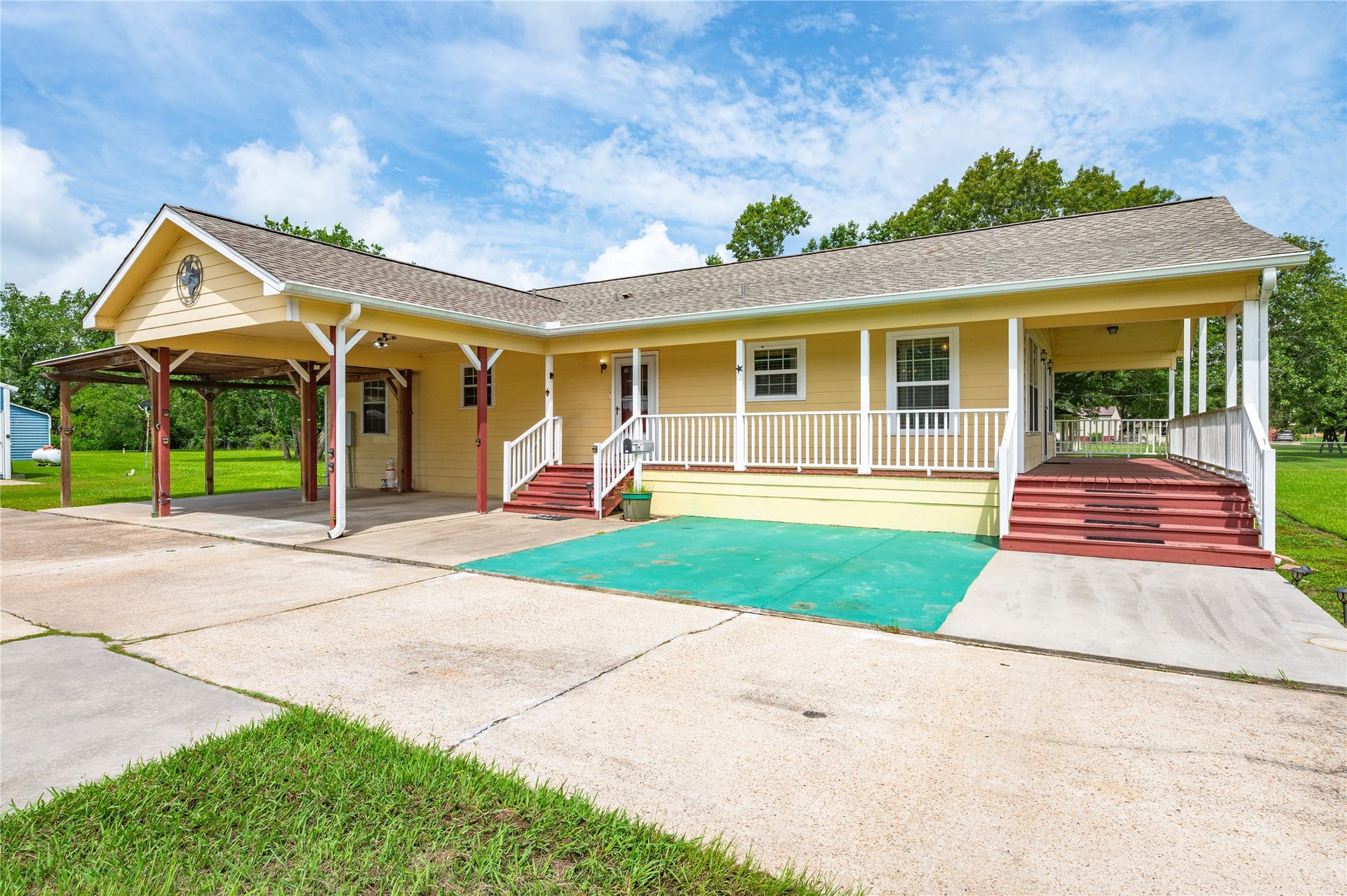 5710 County Road 166, Alvin, TX 77511 5710 County Road 166, Alvin, TX 77511