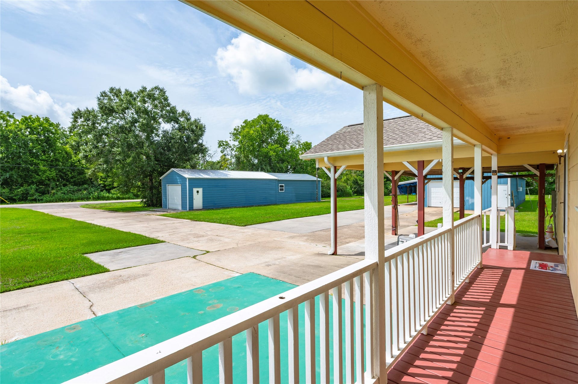 5710 County Road 166, Alvin, TX 77511 5710 County Road 166, Alvin, TX 77511