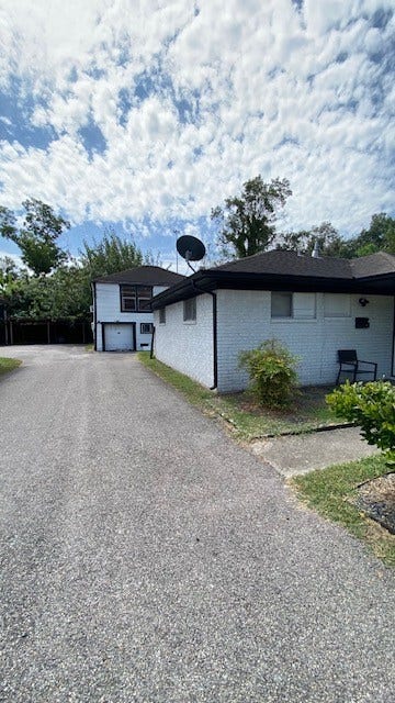 222 Caplin Street, Houston, TX 77022 222 Caplin Street, Houston, TX 77022