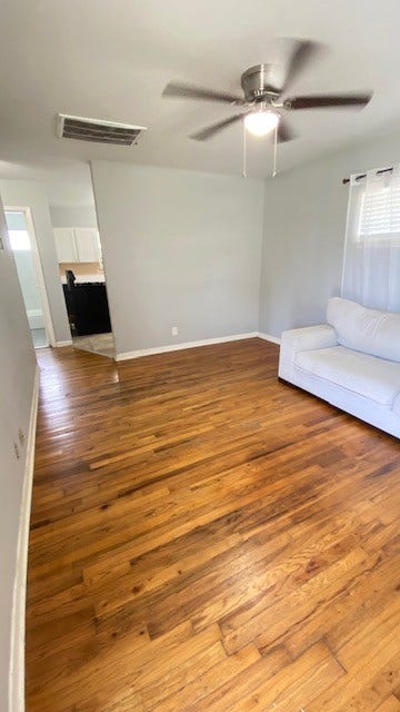 222 Caplin Street, Houston, TX 77022 222 Caplin Street, Houston, TX 77022