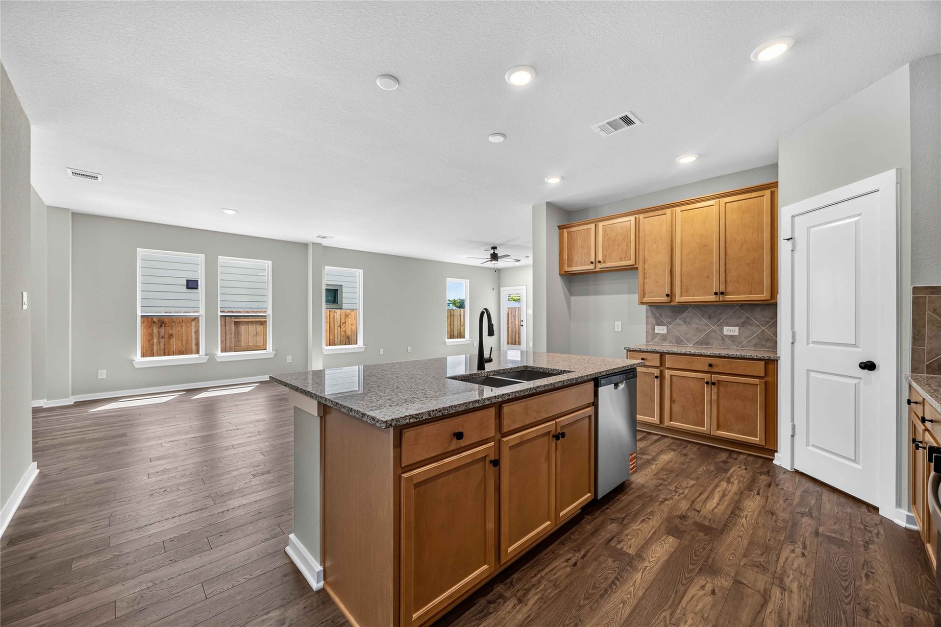 352 Palero Path, Brookshire, TX 77423