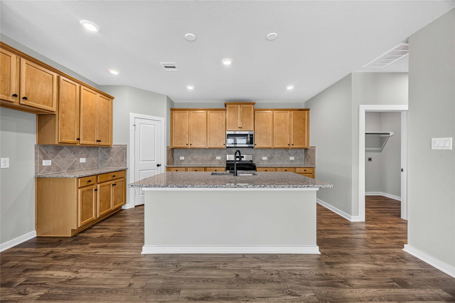352 Palero Path, Brookshire, TX 77423