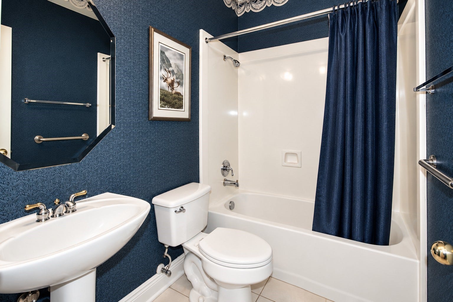 Full bathroom next to study!
