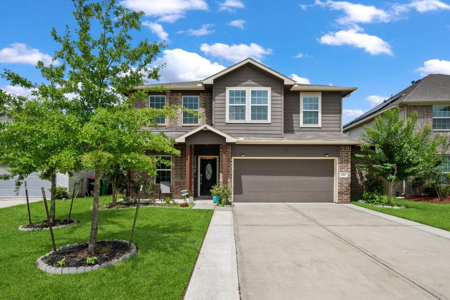 Property photo for 8831 W Crescent Lake Circle, Baytown, TX