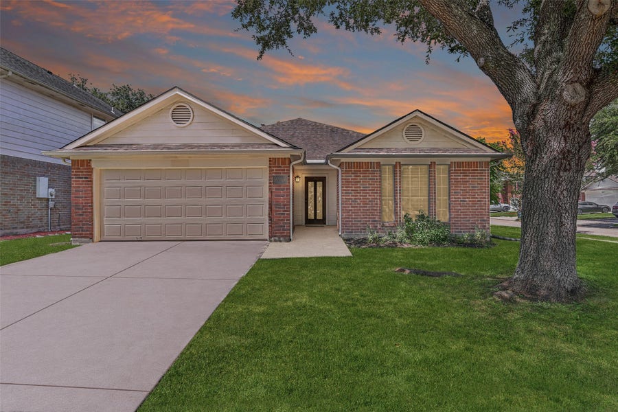 Property photo for 17031 Lighthouse View Drive, Friendswood, TX