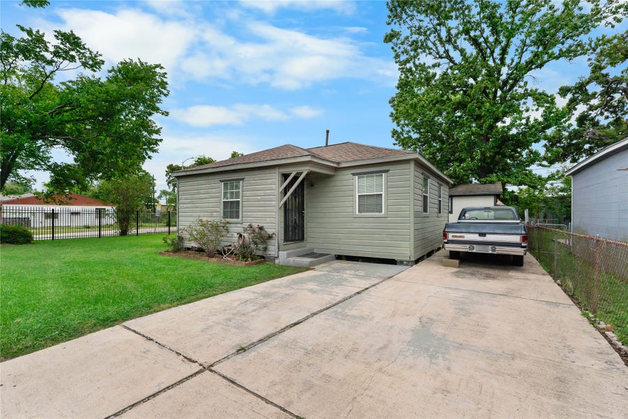 Property photo for 1005 Majestic Street, Houston, TX