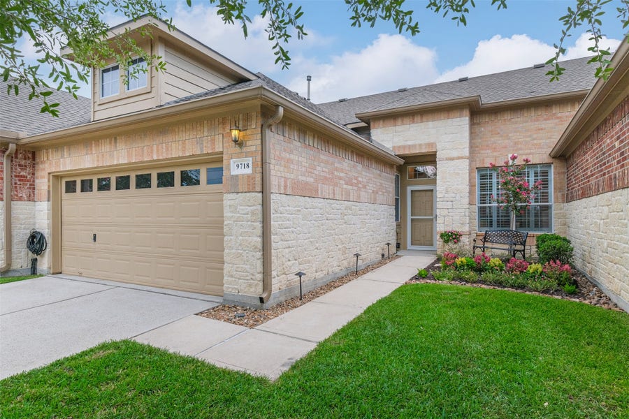 Property photo for 9718 Catalina Leaf Lane, Spring, TX