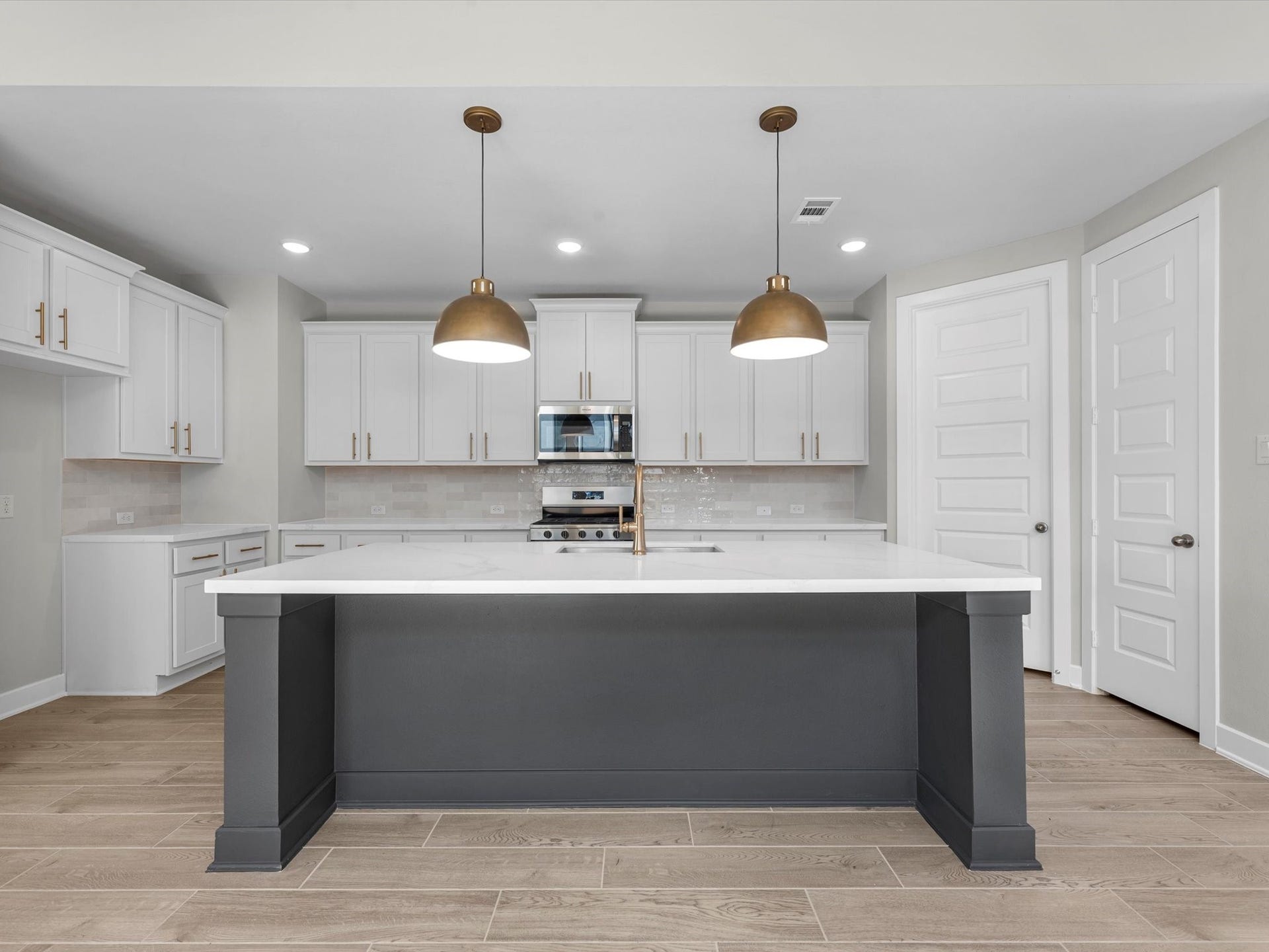 389 Mulberry Creek Street, Conroe, TX 77304 Representative image; features, selections and colors may vary.