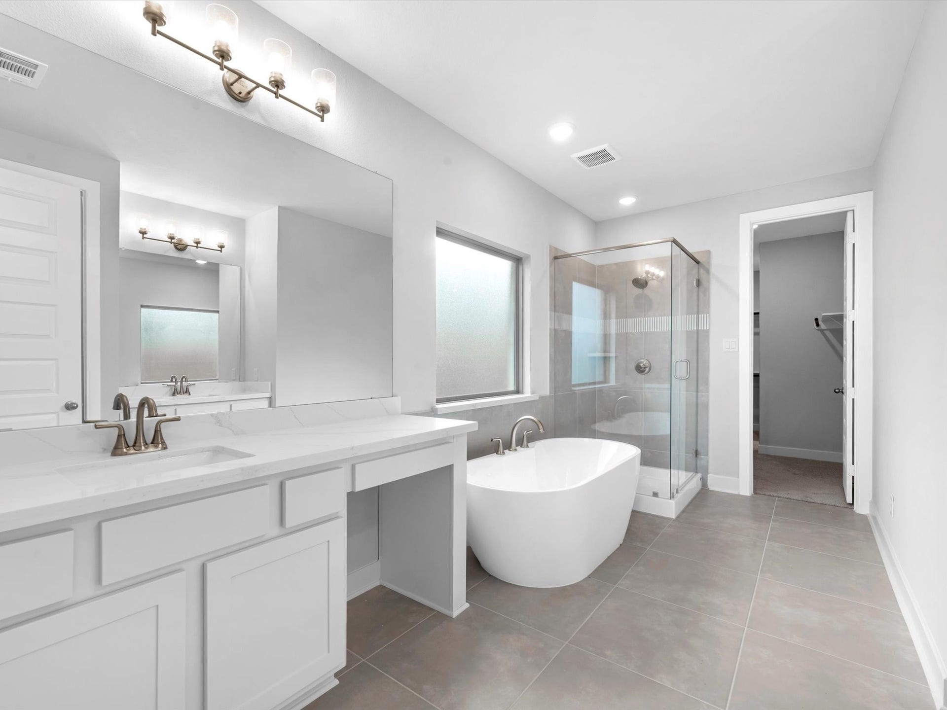 389 Mulberry Creek Street, Conroe, TX 77304 Representative image; features, selections and colors may vary.