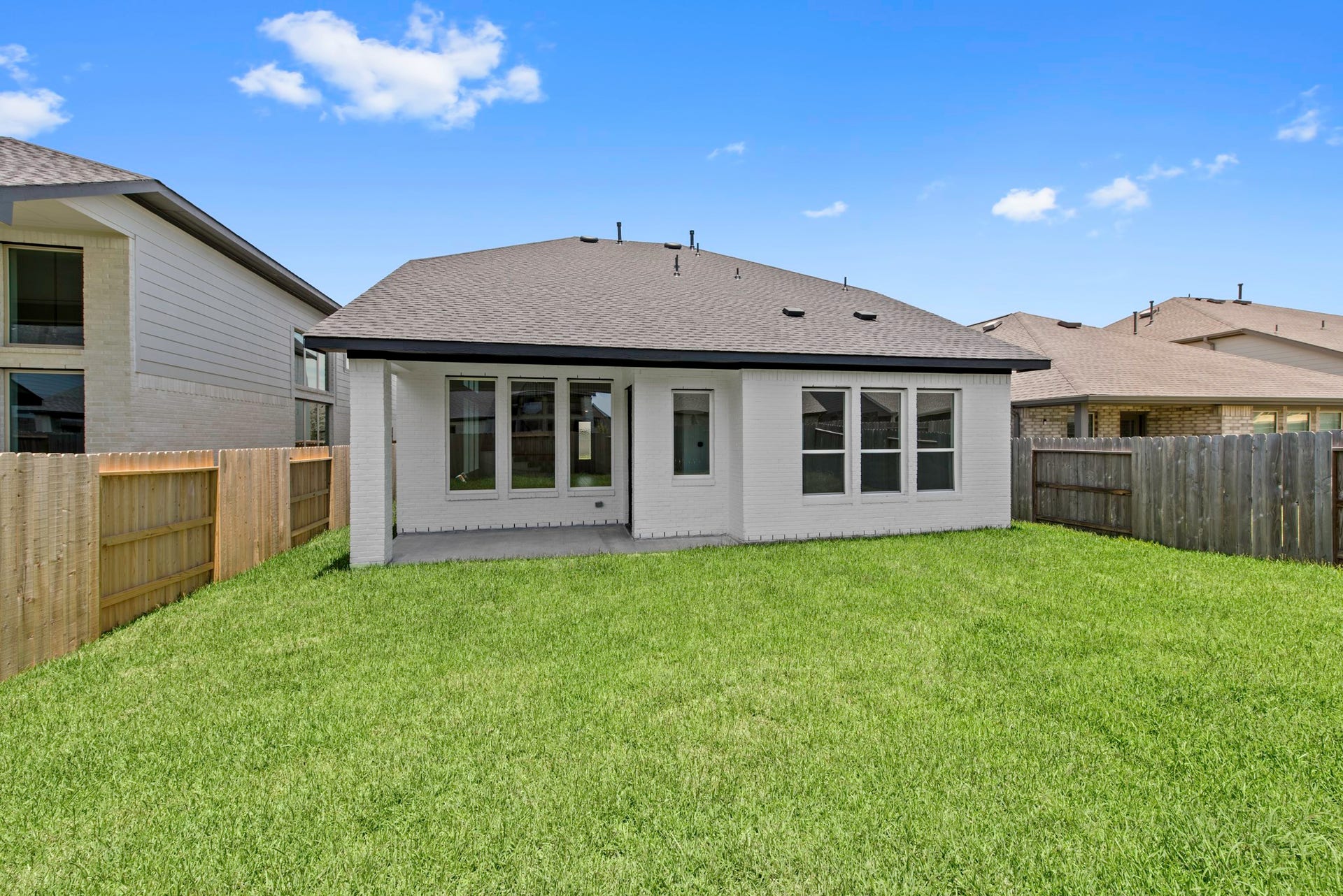389 Mulberry Creek Street, Conroe, TX 77304 Representative image; features, selections and colors may vary.