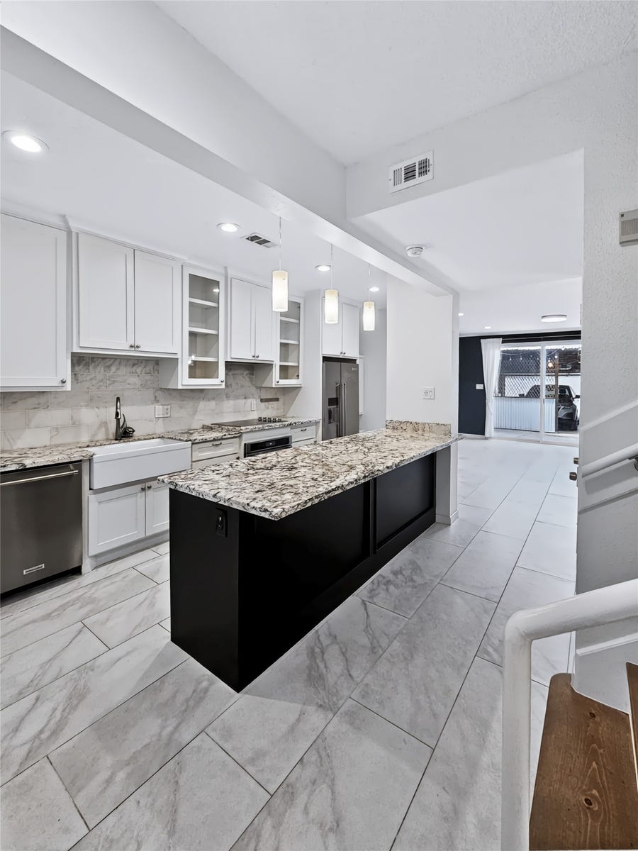 Property photo for 1201 Mcduffie Street, #118, Houston, TX