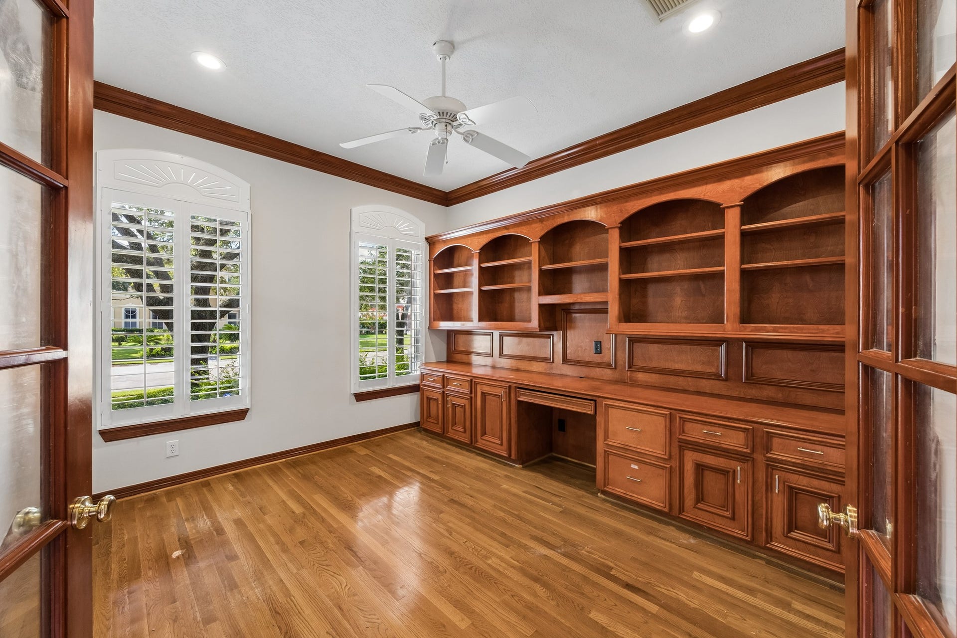 2731 Lakecrest Drive, Pearland, TX 77584 Custom built study/office with beautiful views.