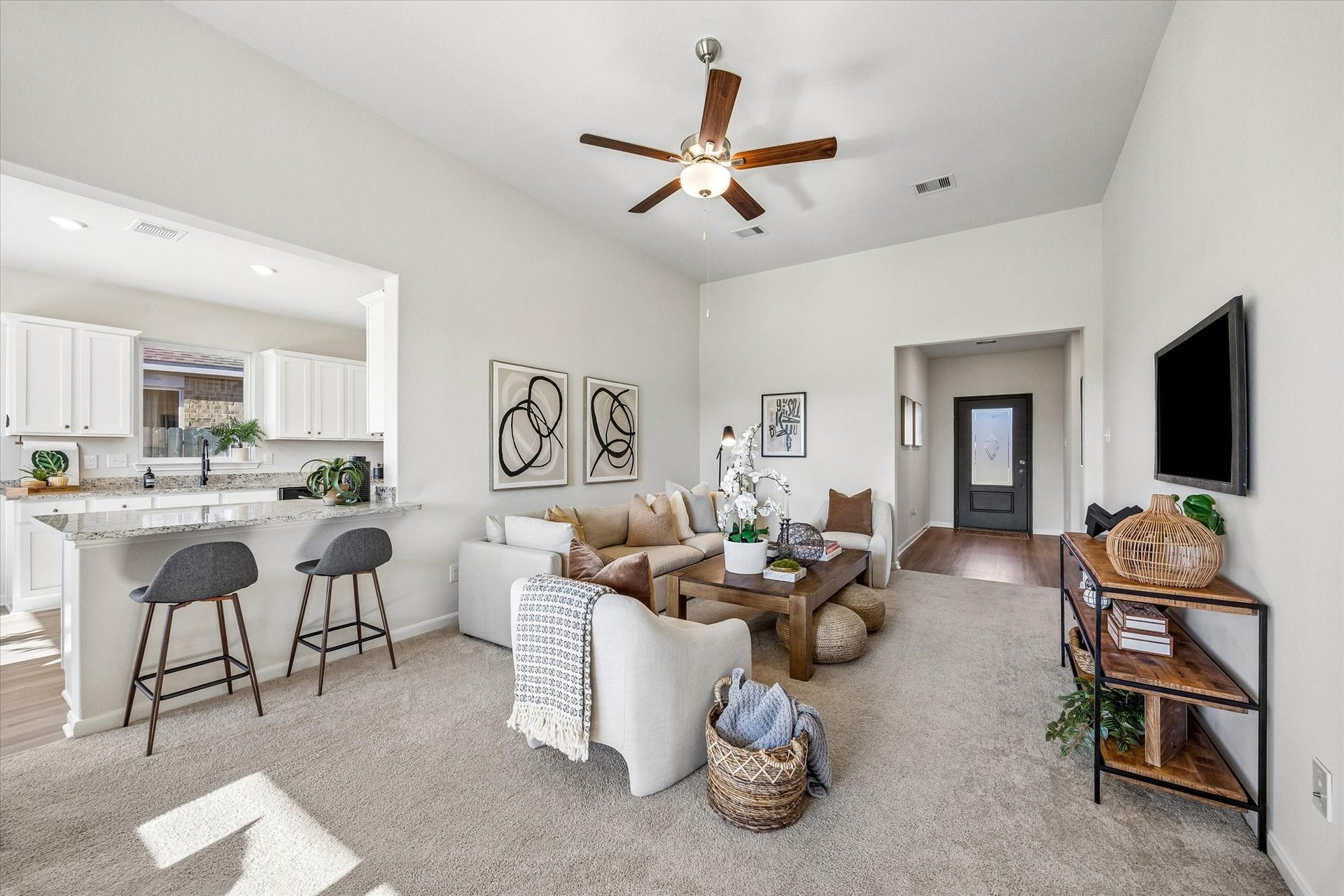 14005 Freeboard Drive, Texas City, TX 77510 Living Room