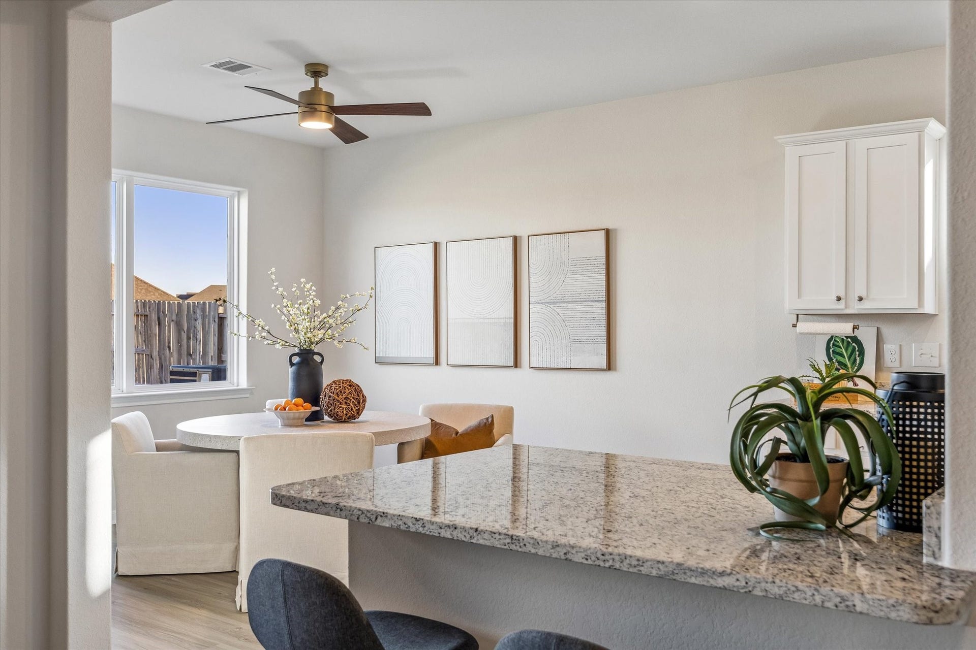 14005 Freeboard Drive, Texas City, TX 77510 Breakfast Area