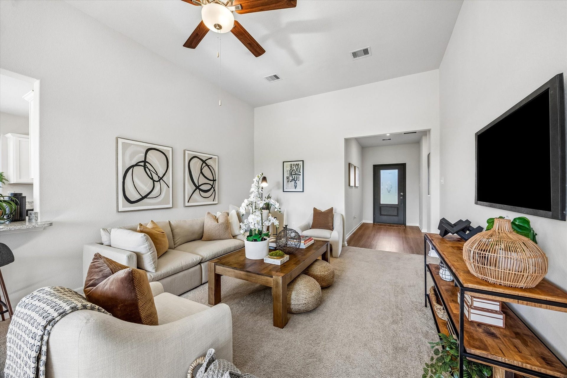 14005 Freeboard Drive, Texas City, TX 77510 Living Room