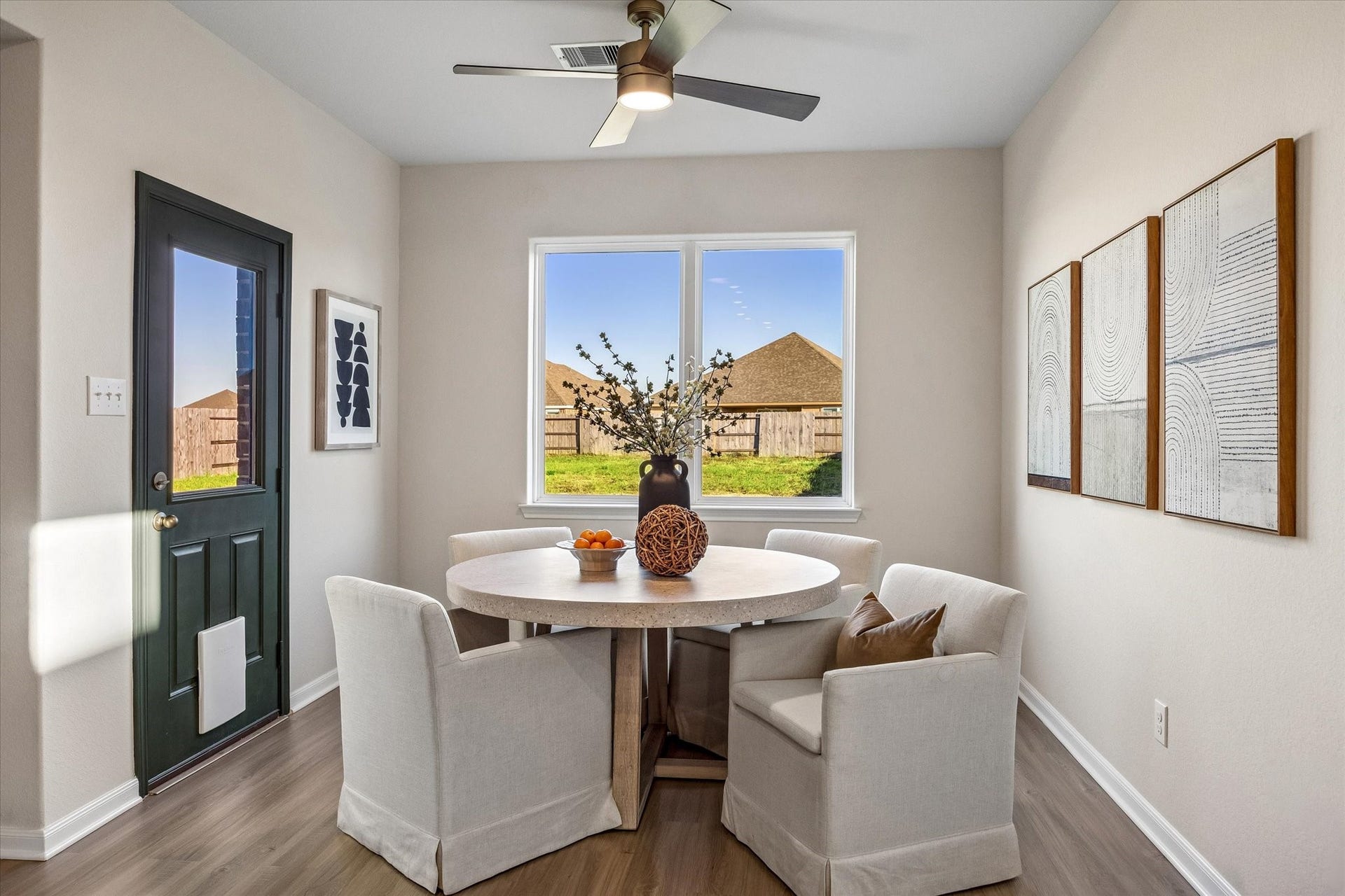 14005 Freeboard Drive, Texas City, TX 77510 Breakfast Area