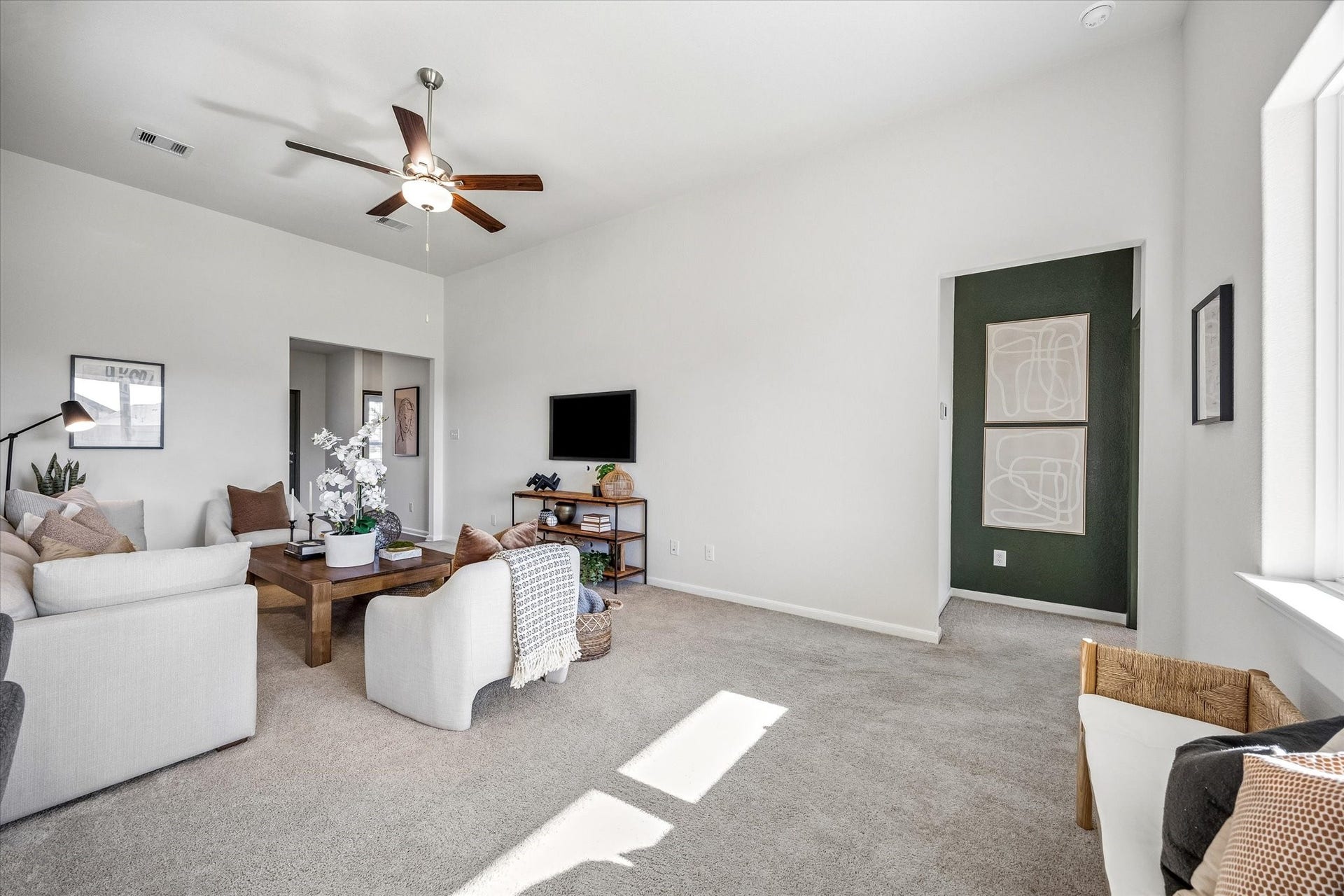 14005 Freeboard Drive, Texas City, TX 77510 Living Room