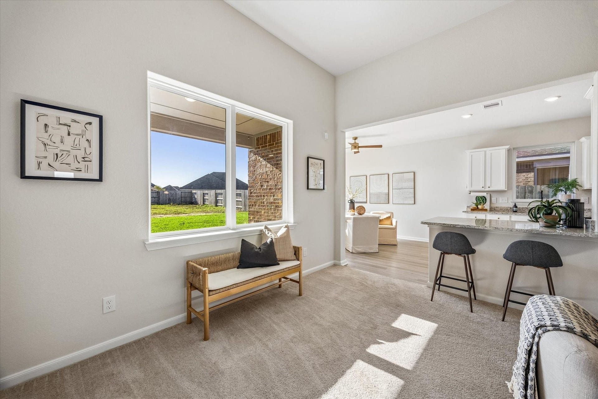 14005 Freeboard Drive, Texas City, TX 77510 Living Room