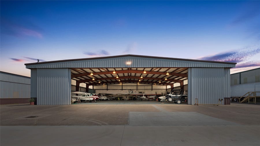 Property photo for 5519 W Arcola Airport, Arcola, TX