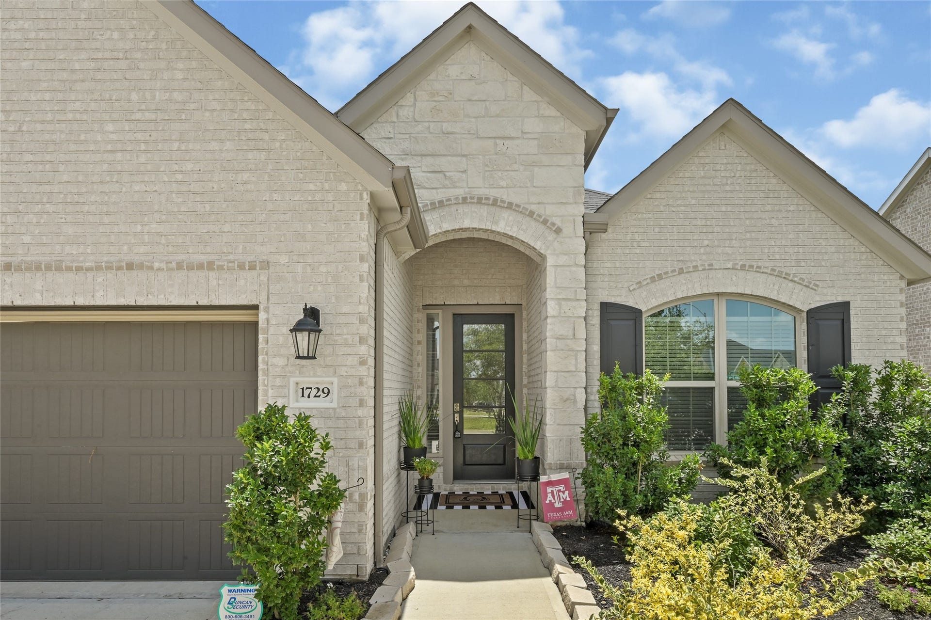 1729 Stable Stone Lane, Pearland, TX 77581 1729 Stable Stone Lane, Pearland, TX 77581
