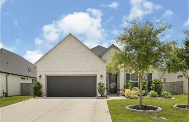 Property photo for 1729 Stable Stone Lane, Pearland, TX