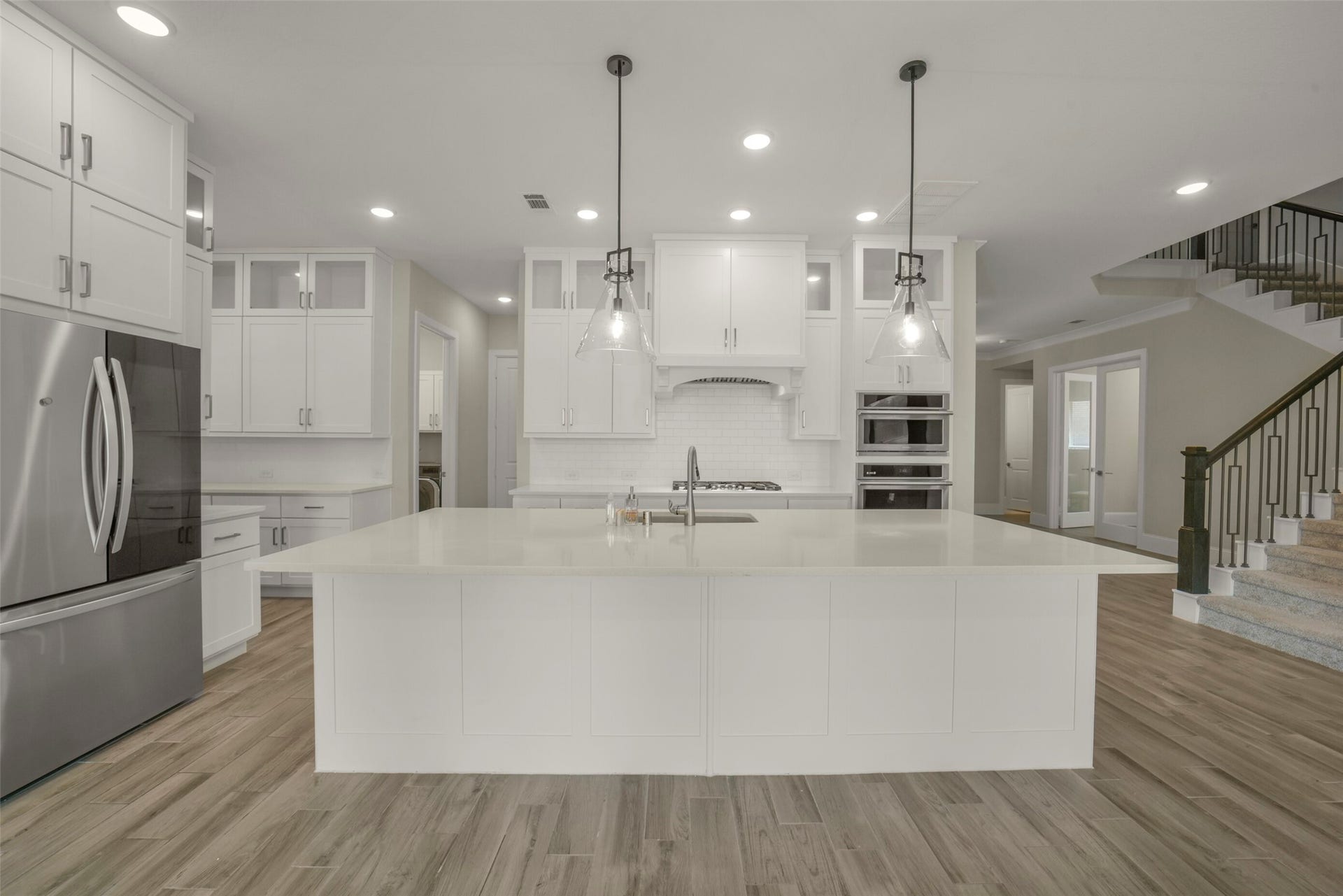 7006 San Bernard Trail, Katy, TX 77493 Kitchen Island