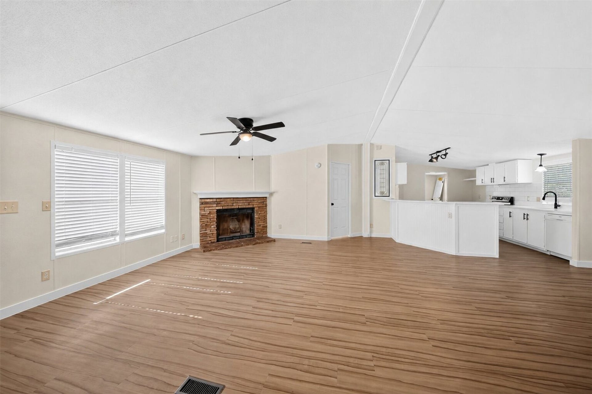 27184 Lazy S Street, Splendora, TX 77372 27184 Lazy S Street, Splendora, TX 77372