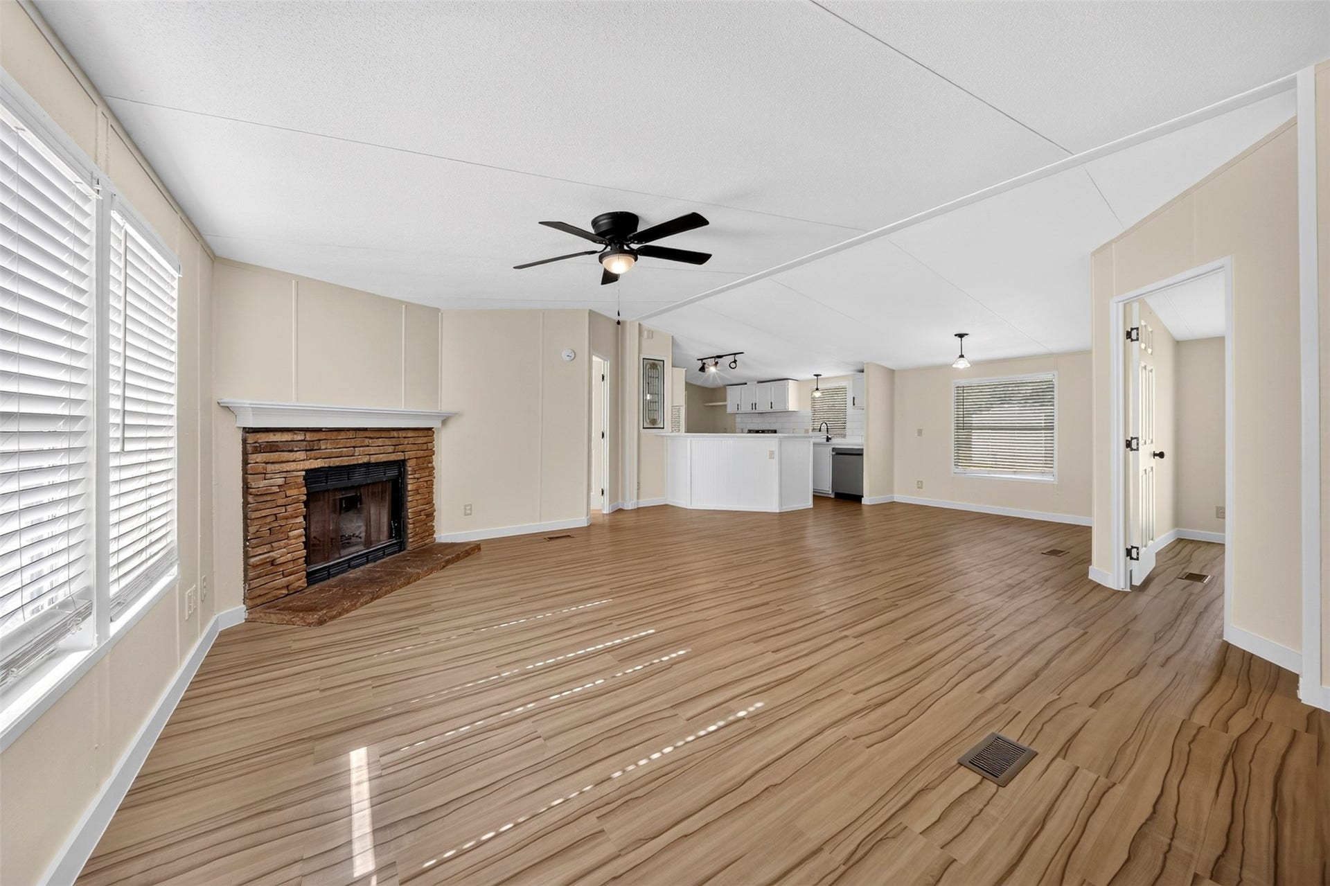 27184 Lazy S Street, Splendora, TX 77372 27184 Lazy S Street, Splendora, TX 77372