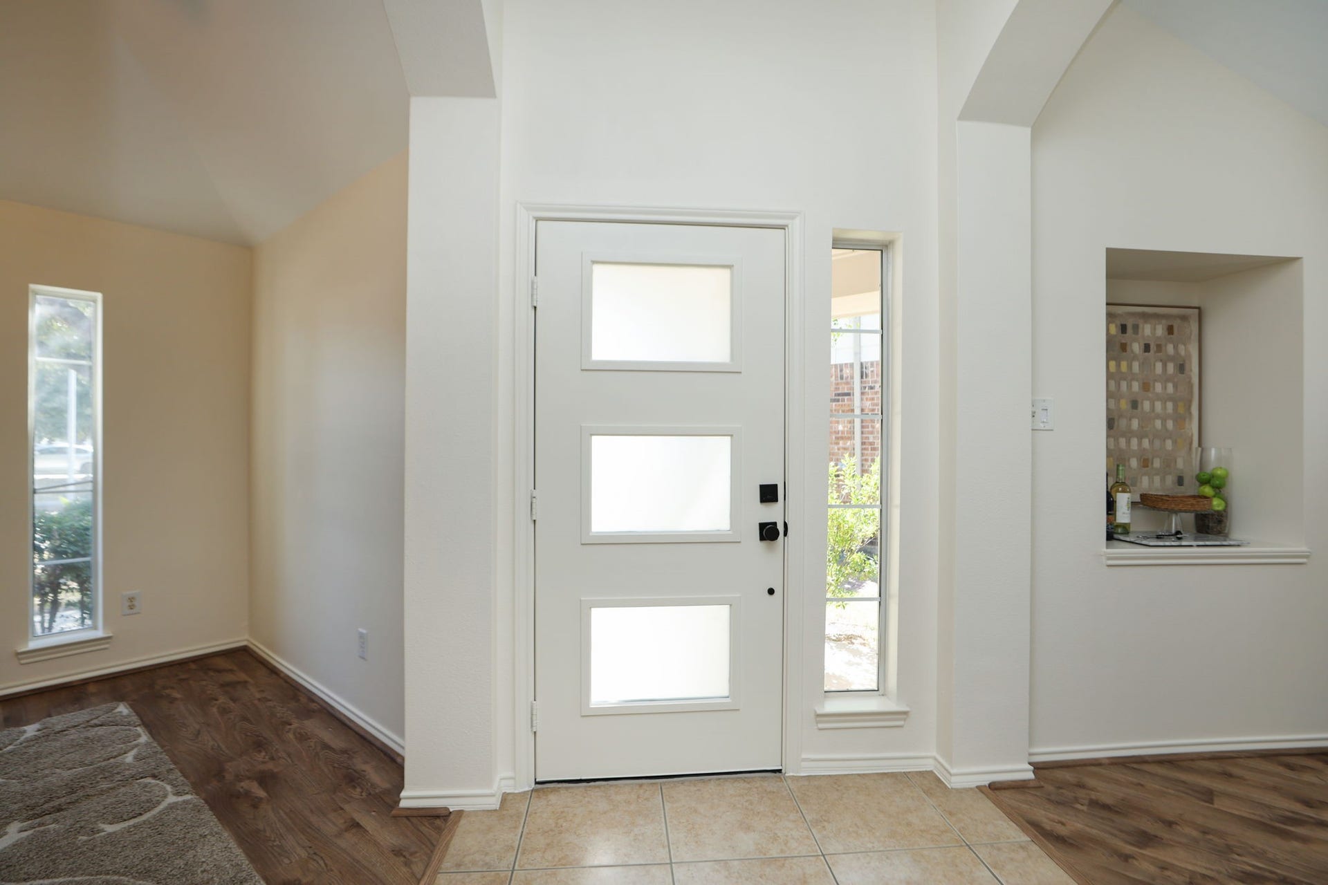 4814 Mosaic Canyon Court, Humble, TX 77396 Beautiful new front door with glass panels greets you as soon as you enter the home.