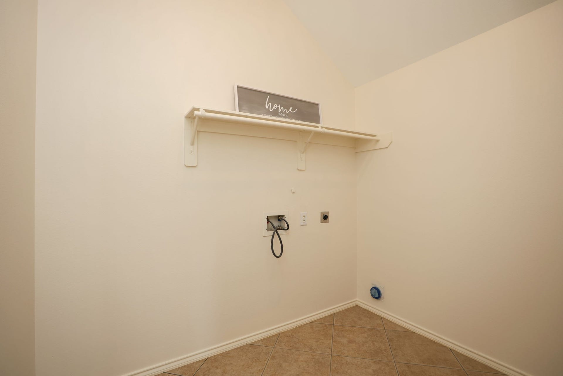 4814 Mosaic Canyon Court, Humble, TX 77396 Laundry room with accommodate a full-size washer and dryer PLUS a refrigerator!