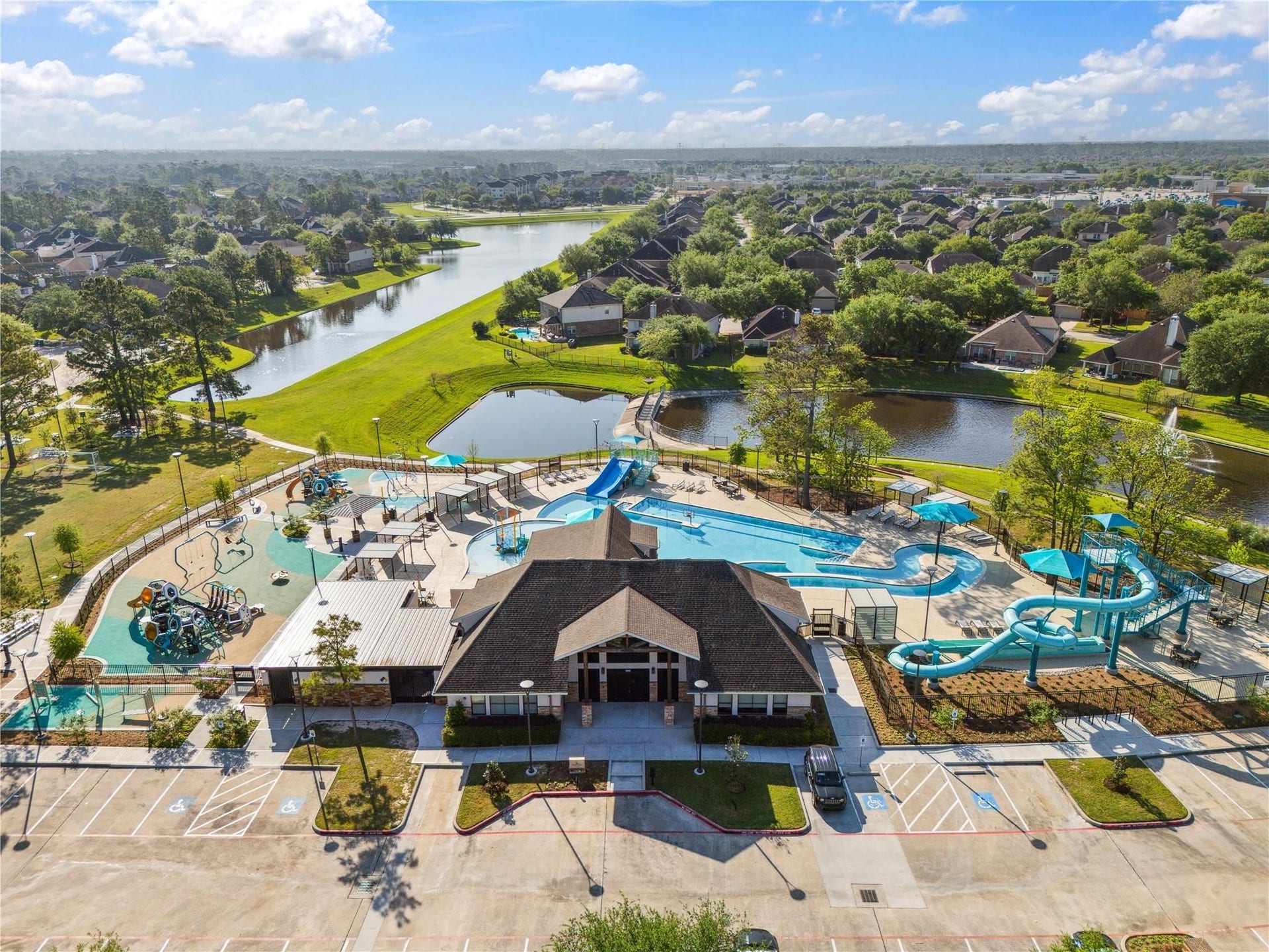 4814 Mosaic Canyon Court, Humble, TX 77396 Canyon Village at Park Lakes has a wonderful pool, waterpark, playground, and lakes for fun weekends with family and friends.