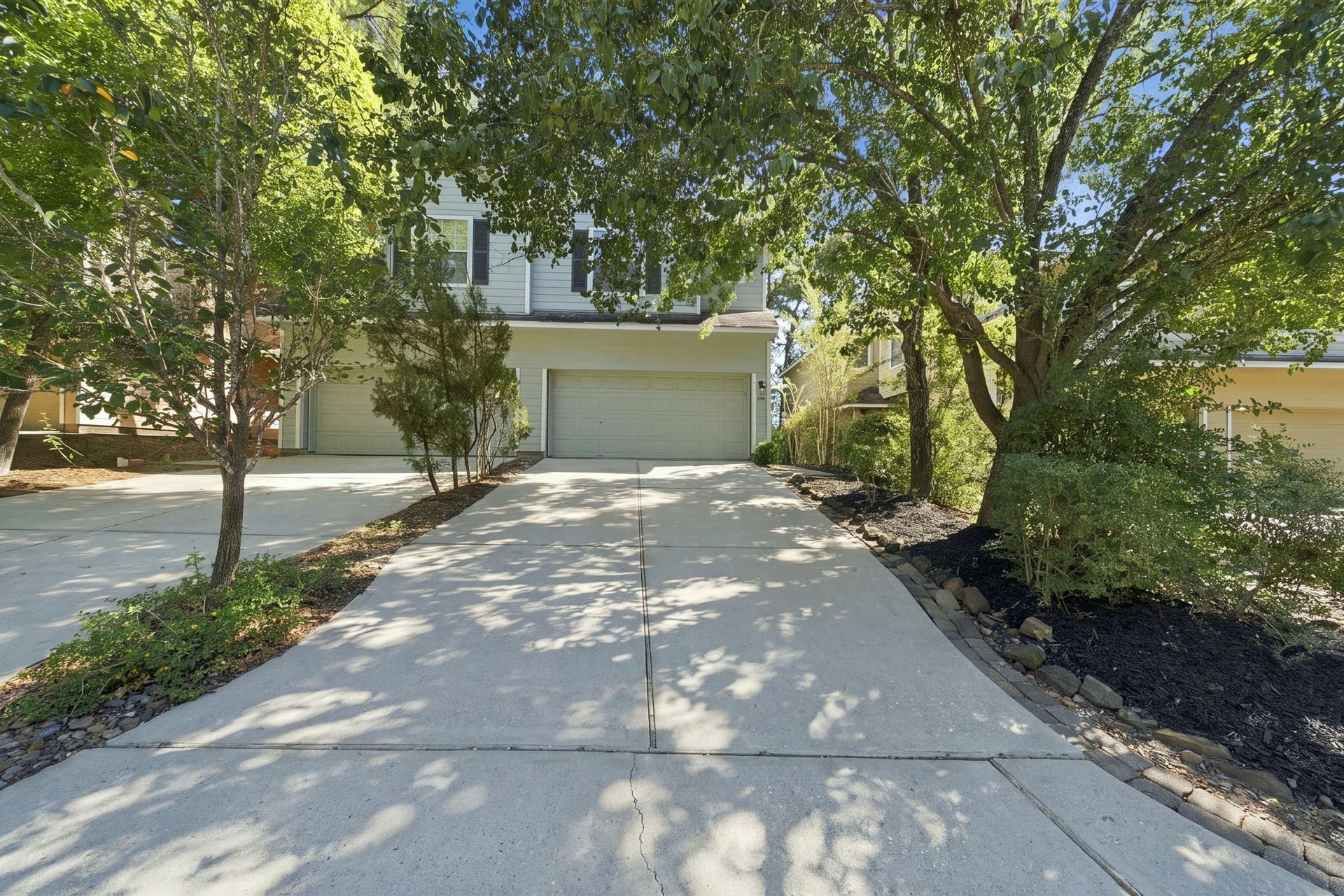 30 Blue Creek Place, The Woodlands, TX 77382 Location, Location, Location! Nestled in the heart of Sterling Ridge walking distance to two schools!