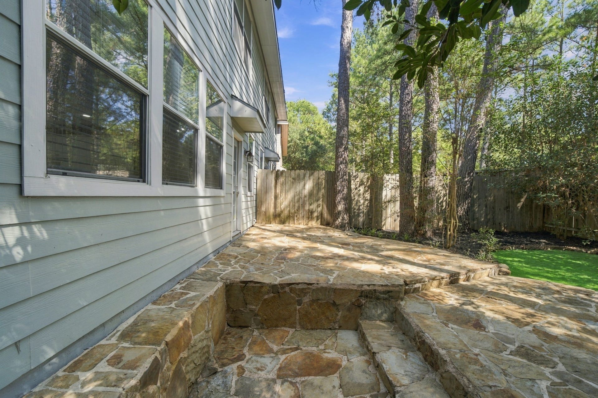 30 Blue Creek Place, The Woodlands, TX 77382 30 Blue Creek Place, The Woodlands, TX 77382