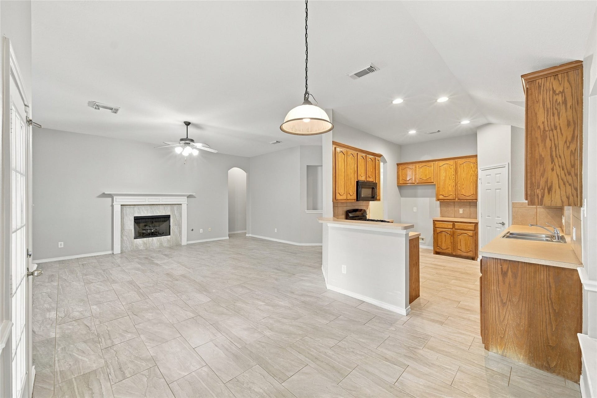 22923 Creekside Gate Court, Tomball, TX 77375 22923 Creekside Gate Court, Tomball, TX 77375