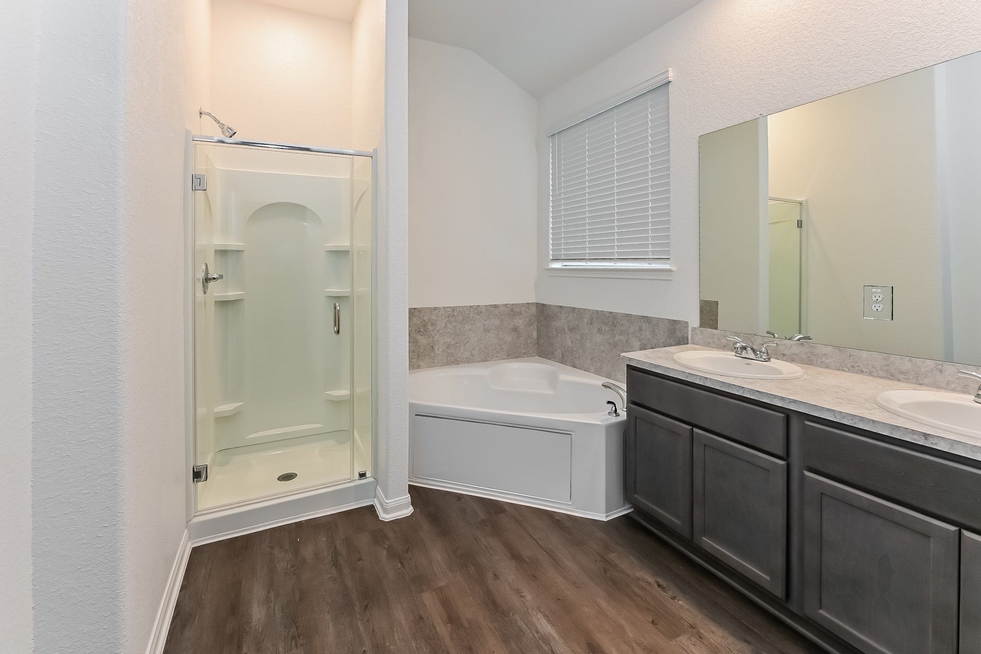 11040 Patriot Court, Cleveland, TX 77328 11040 Patriot Court, Cleveland, TX 77328