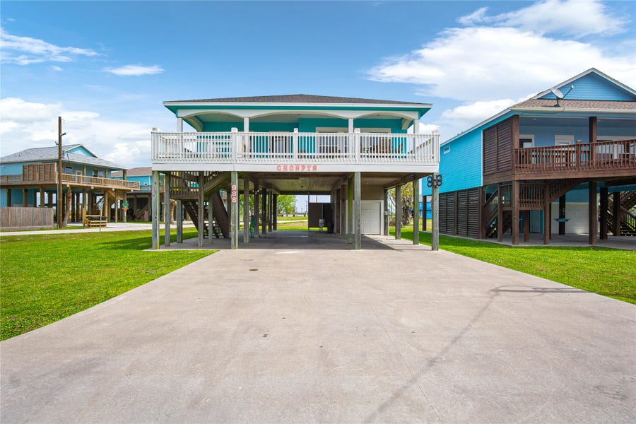 Property photo for 988 Gulf Road, Crystal Beach, TX