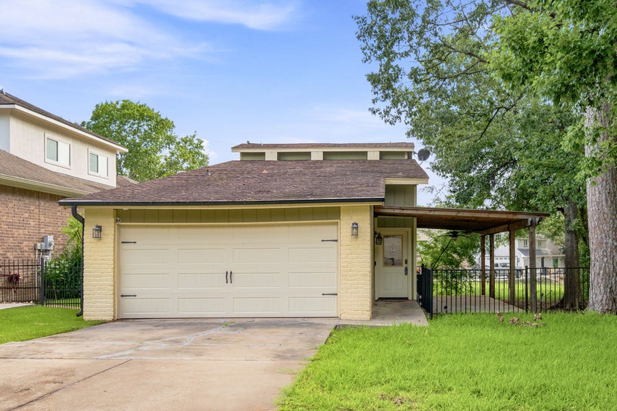 Property photo for 2931 Whitman Drive, Montgomery, TX