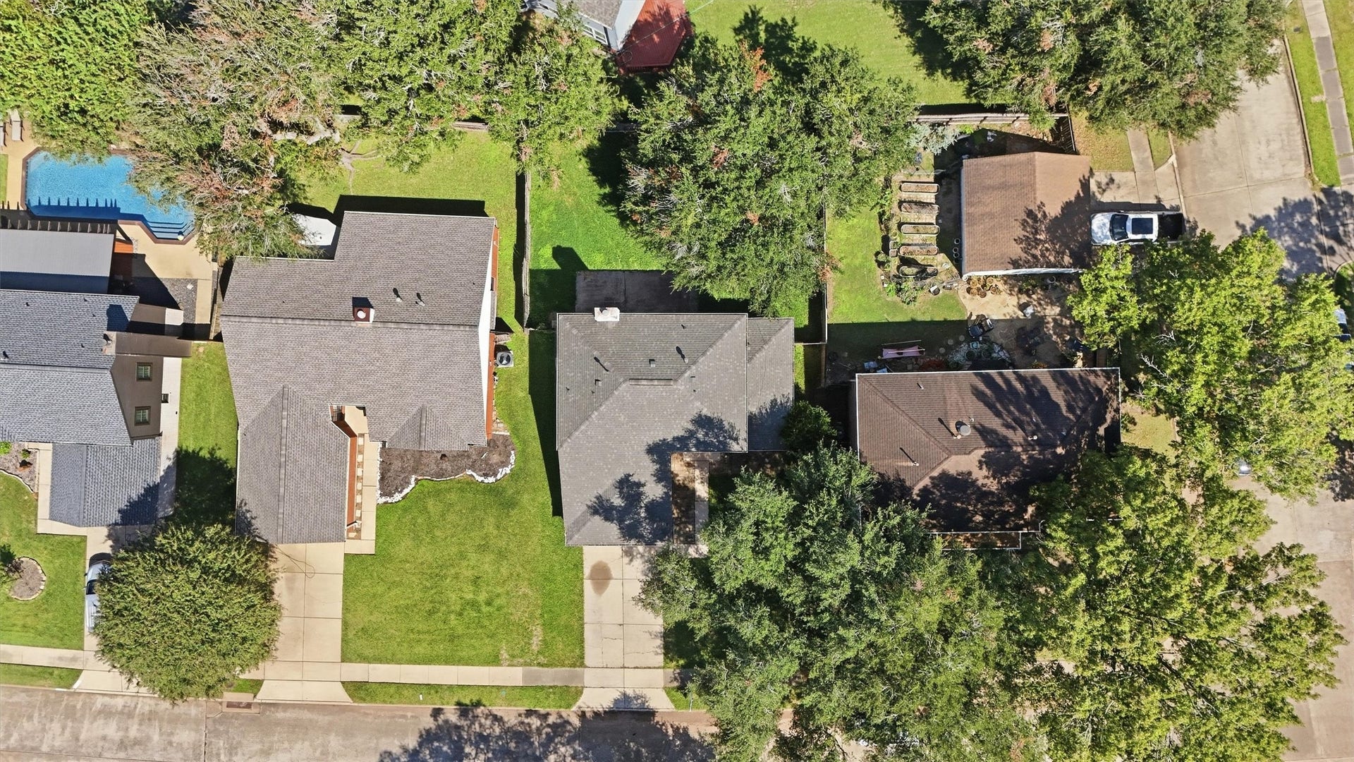 1926 Victoria Garden Drive, Richmond, TX 77406 Convenient to Westpark Tollway, FM 1093, and Grand Parkway (TX-99), with easy access to nearby shopping, dining, and everyday conveniences