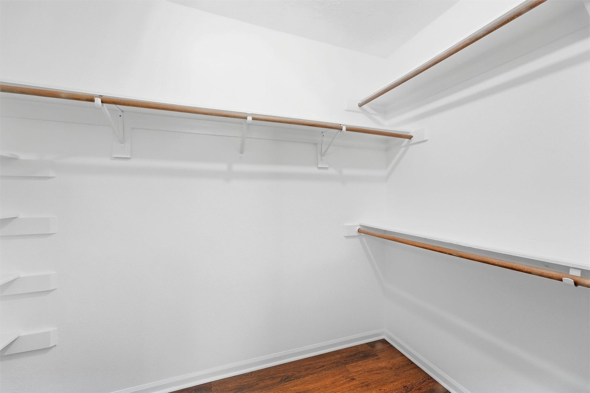 1926 Victoria Garden Drive, Richmond, TX 77406 Large walk-in closet in the primary bedroom