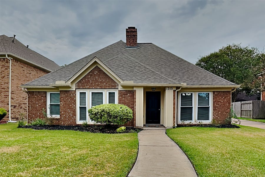 Property photo for 1315 Forest Hollow Drive, Missouri City, TX
