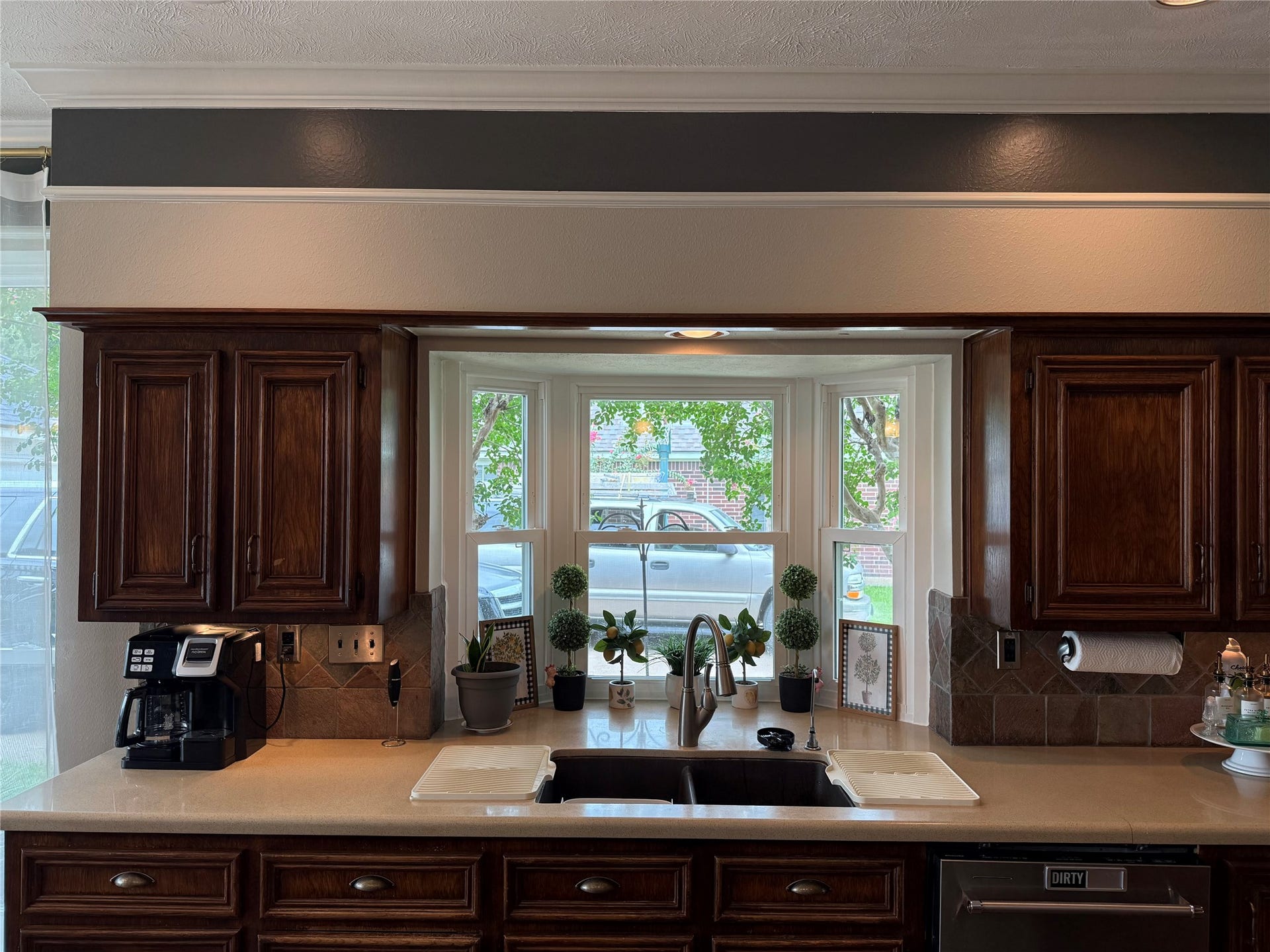 Bay window at kitchen sink